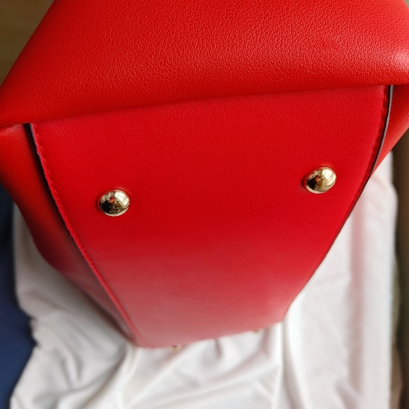 NWOT GORGEOUS red leather bag - Picture 8 of 9